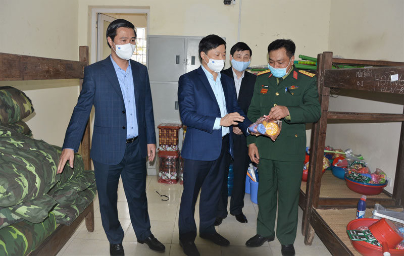 Lãnh đạo tỉnh kiểm tra sản xuất, phòng, chống dịch và tuyển quân tại thị xã Từ Sơn