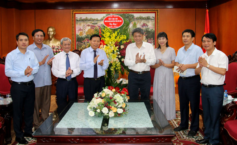 Lãnh đạo tỉnh thăm, chúc mừng nhân Ngày báo chí Cách mạng Việt Nam