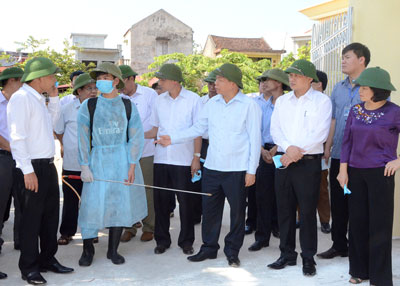 Bí thư Tỉnh ủy Nguyễn Nhân Chiến kiểm tra sản xuất nông nghiệp và xây dựng nông thôn mới tại Quế Võ