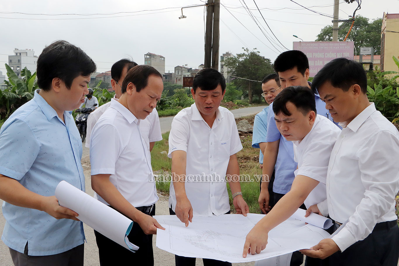 Phó Chủ tịch UBND tỉnh Ngô Tân Phượng kiểm tra công tác GPMB một số dự án giao thông tại Từ Sơn