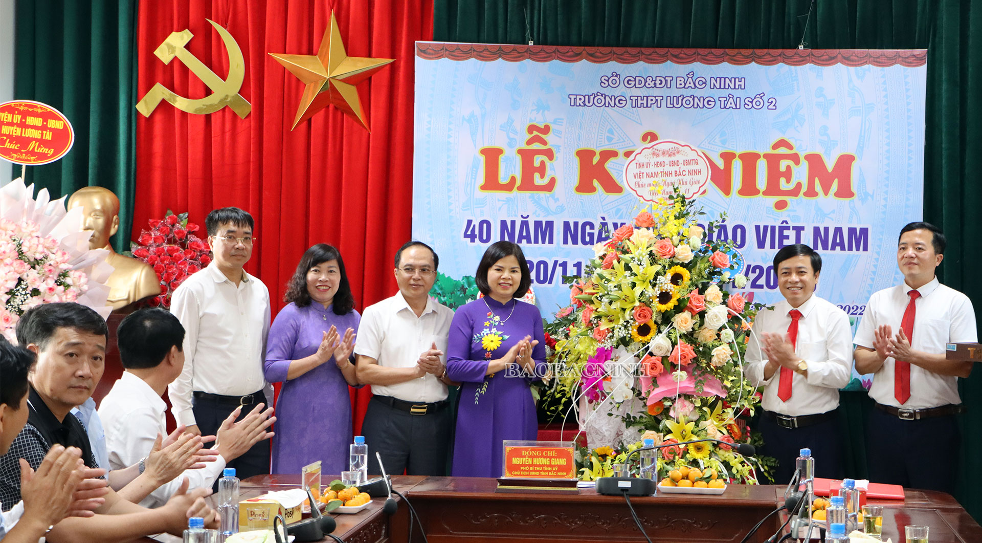 Chủ tịch UBND tỉnh Nguyễn Hương Giang chúc mừng Ngày Nhà giáo Việt Nam tại huyện Lương Tài