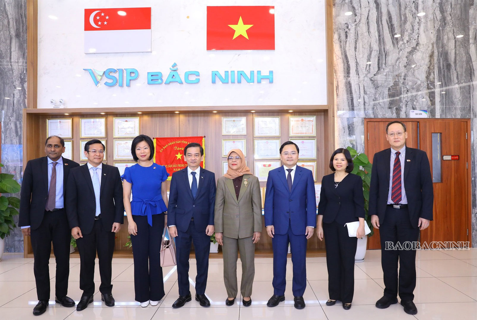 Tổng thống Singapore thăm và làm việc tại KCN VSIP Bắc Ninh